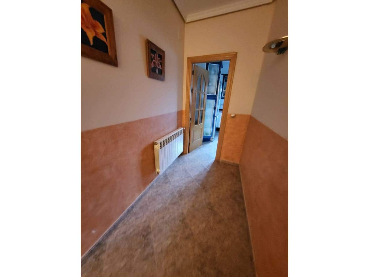 4 bedroom Villa for sale in Baza with pool garage - € 400,000 (Ref: 9719366)