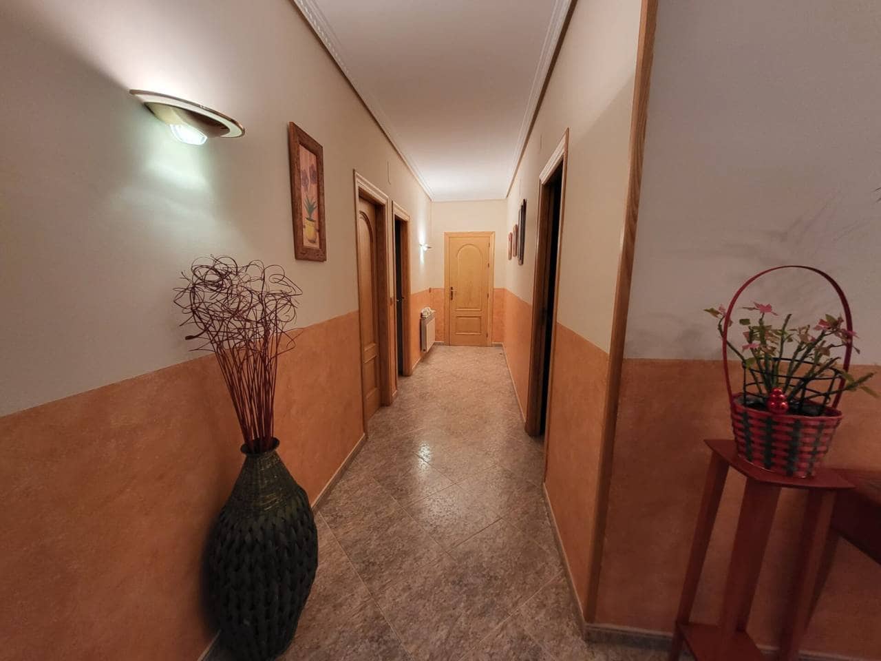 4 bedroom Villa for sale in Baza with pool garage - € 400,000 (Ref: 9719366)