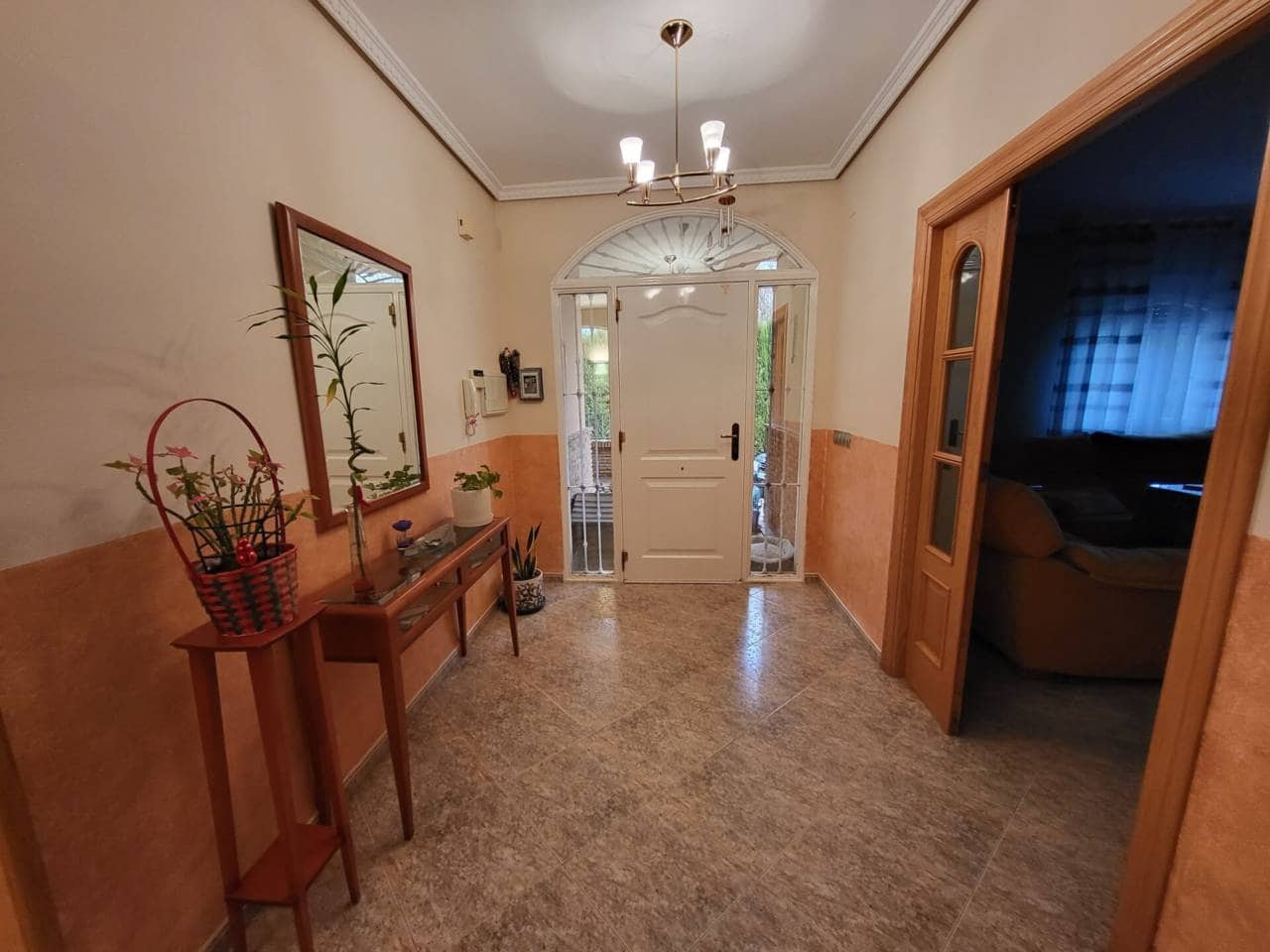 4 bedroom Villa for sale in Baza with pool garage - € 400,000 (Ref: 9719366)