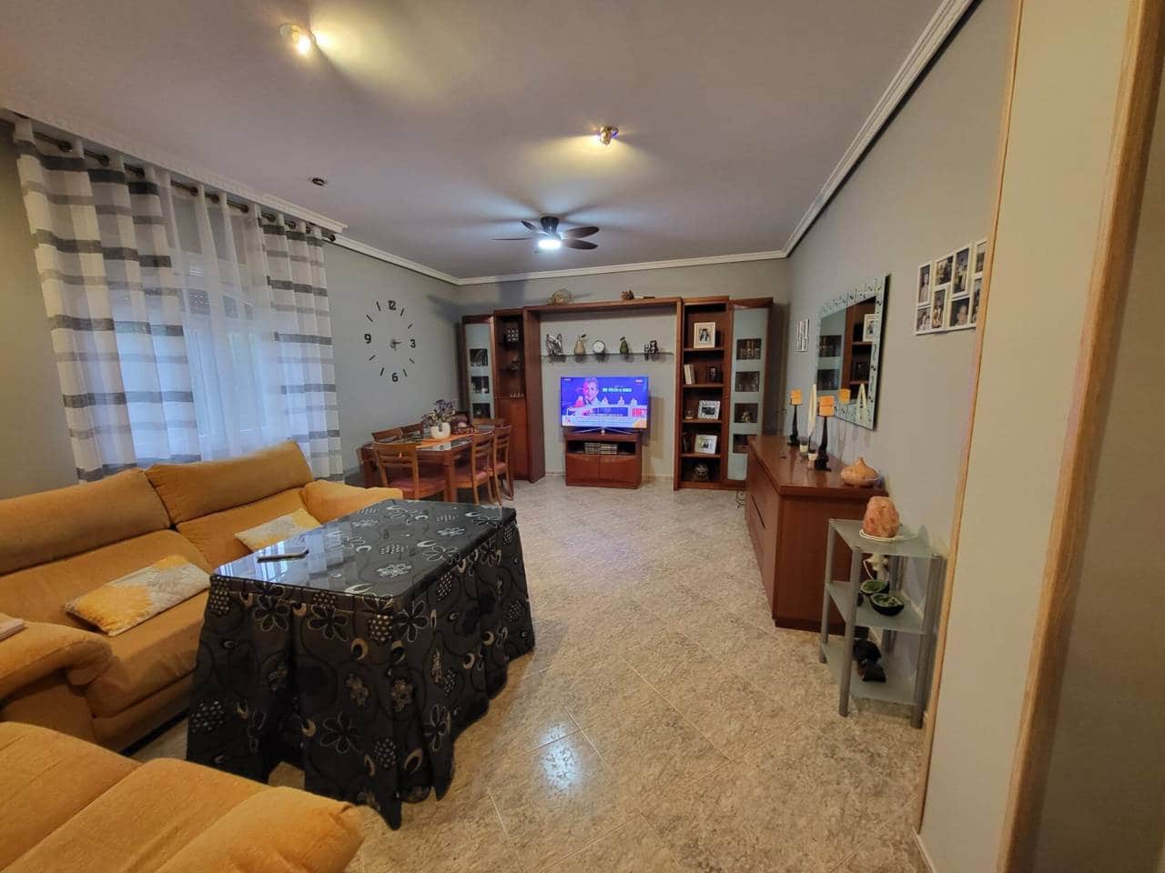 4 bedroom Villa for sale in Baza with pool garage - € 400,000 (Ref: 9719366)