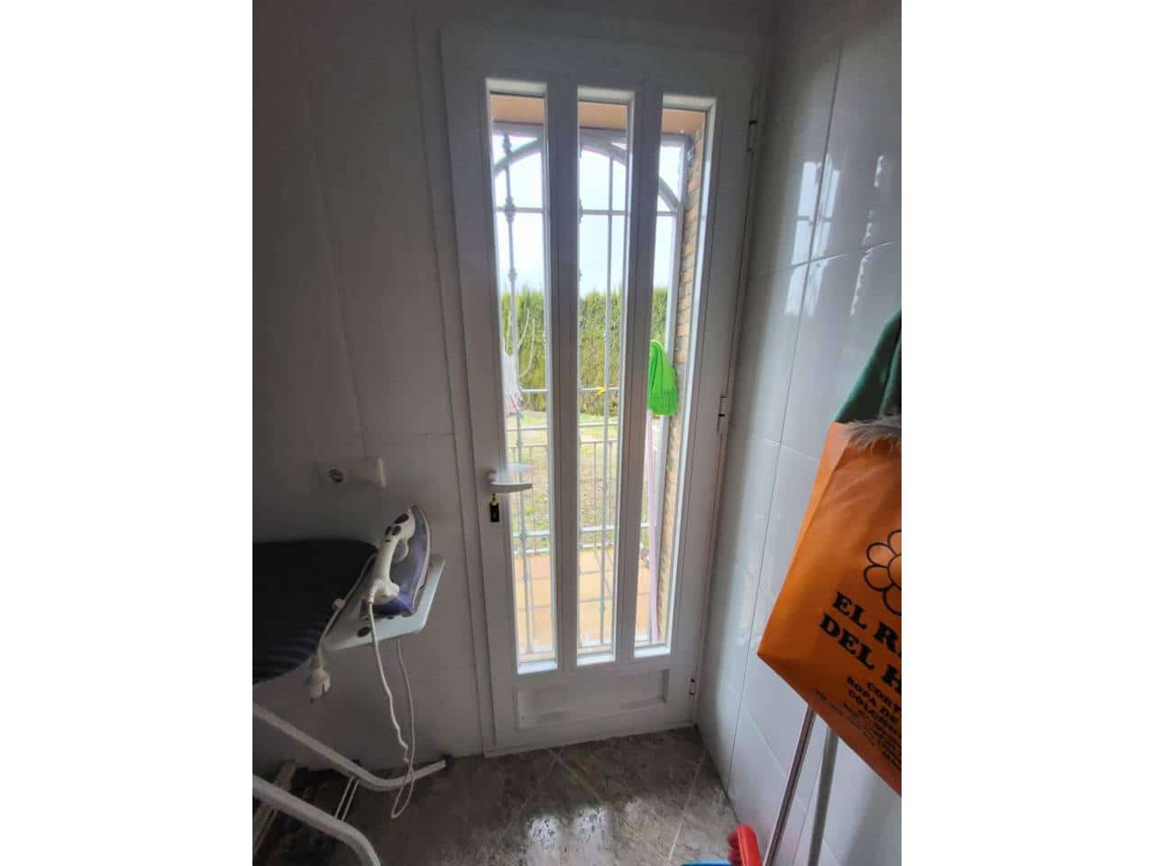 4 bedroom Villa for sale in Baza with pool garage - € 400,000 (Ref: 9719366)