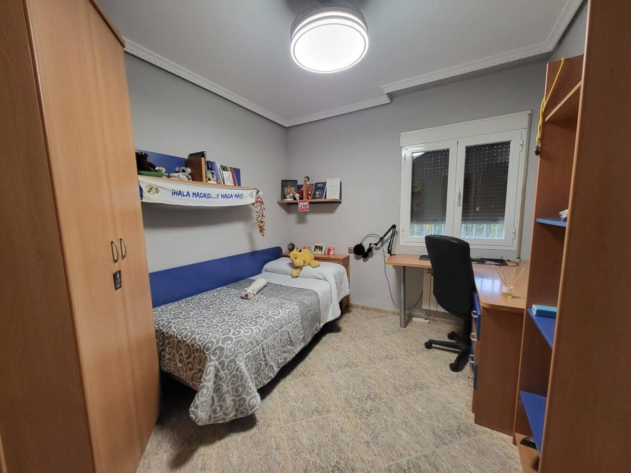 4 bedroom Villa for sale in Baza with pool garage - € 400,000 (Ref: 9719366)