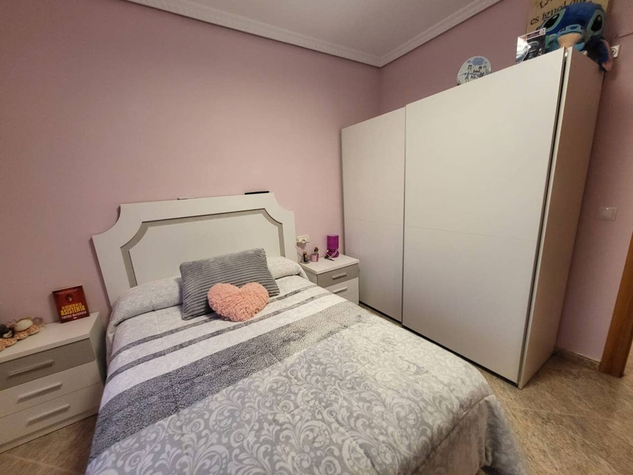 4 bedroom Villa for sale in Baza with pool garage - € 400,000 (Ref: 9719366)