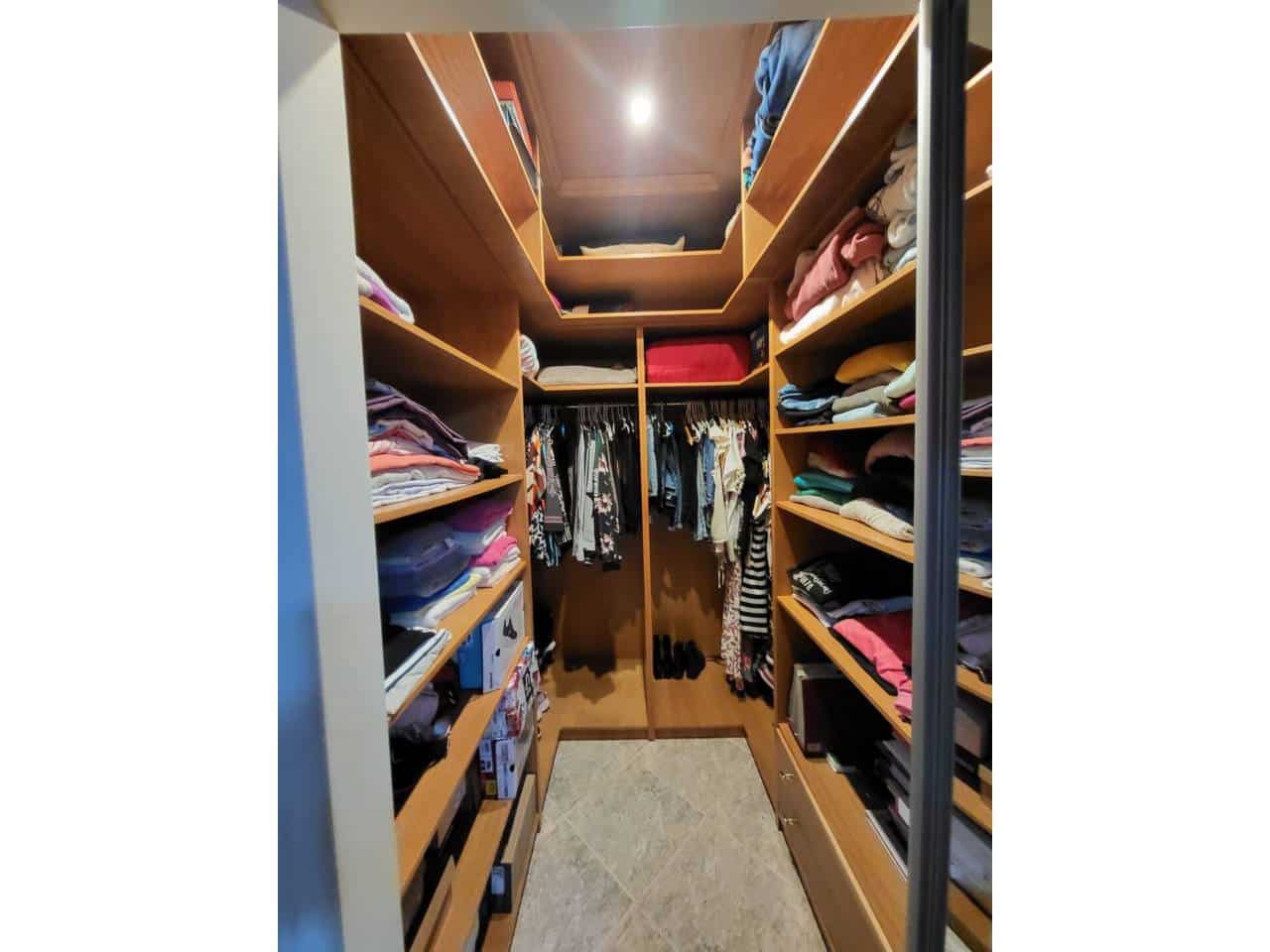 4 bedroom Villa for sale in Baza with pool garage - € 400,000 (Ref: 9719366)