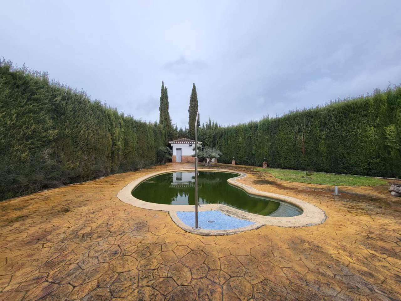 4 bedroom Villa for sale in Baza with pool garage - € 400,000 (Ref: 9719366)