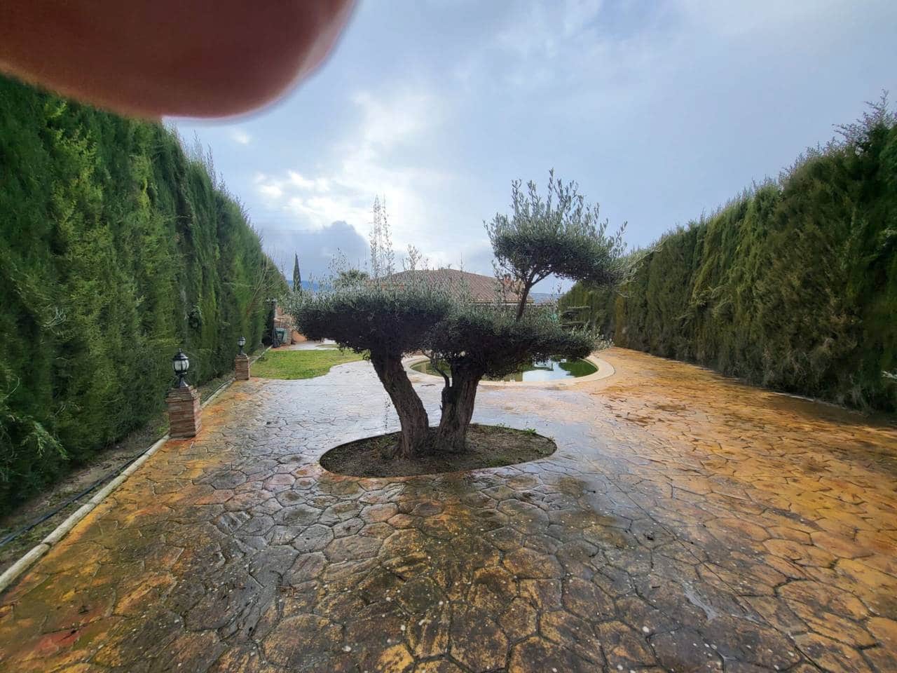 4 bedroom Villa for sale in Baza with pool garage - € 400,000 (Ref: 9719366)