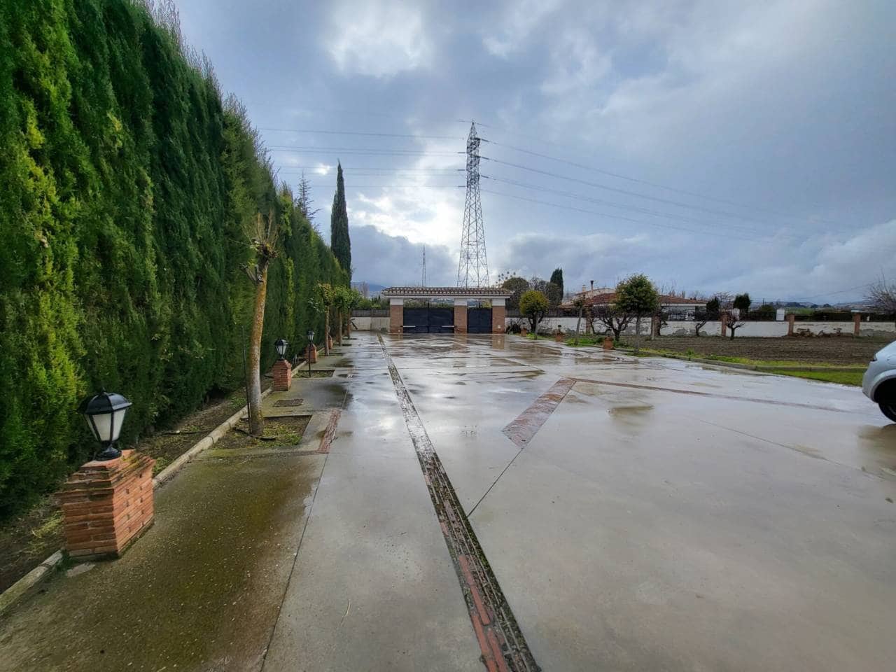 4 bedroom Villa for sale in Baza with pool garage - € 400,000 (Ref: 9719366)