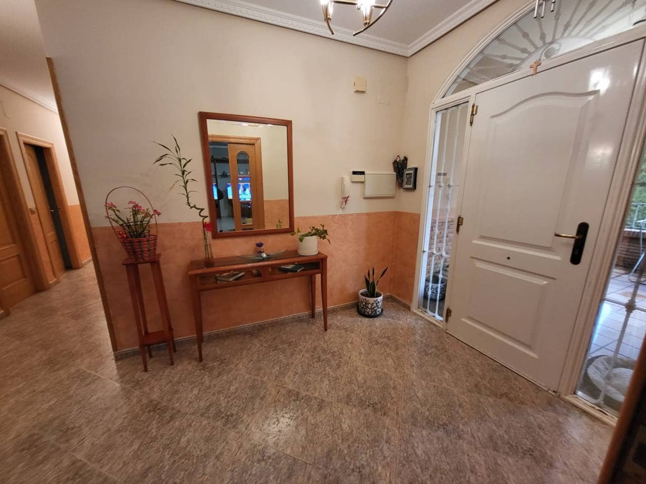 4 bedroom Villa for sale in Baza with pool garage - € 400,000 (Ref: 9719366)