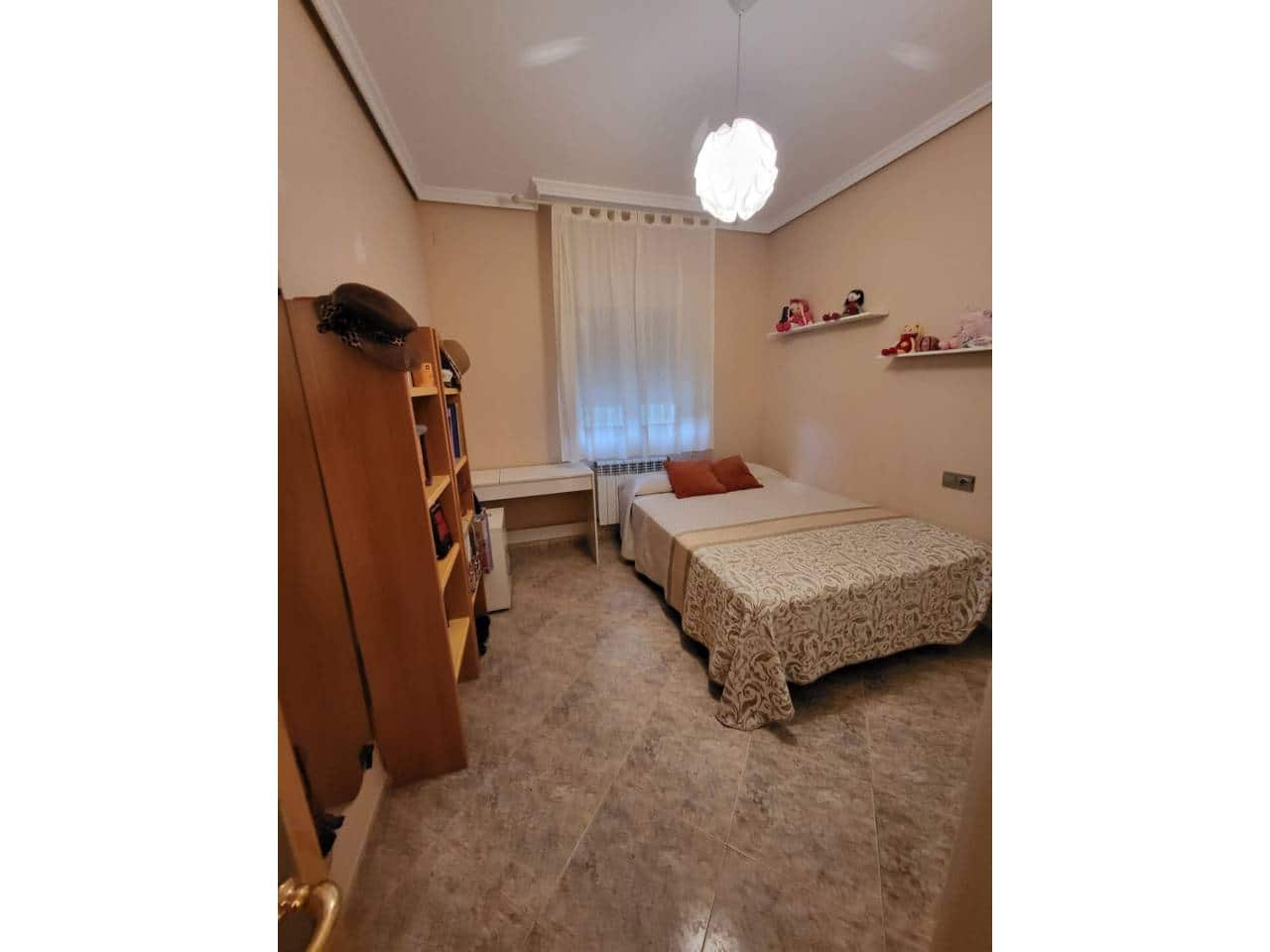 4 bedroom Villa for sale in Baza with pool garage - € 400,000 (Ref: 9719366)