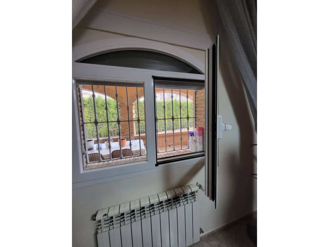 4 bedroom Villa for sale in Baza with pool garage - € 400,000 (Ref: 9719366)