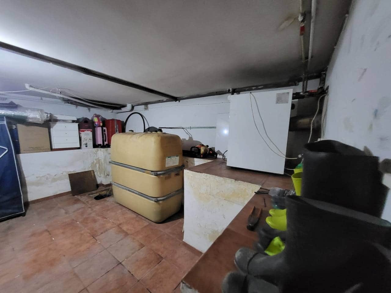 4 bedroom Villa for sale in Baza with pool garage - € 400,000 (Ref: 9719366)