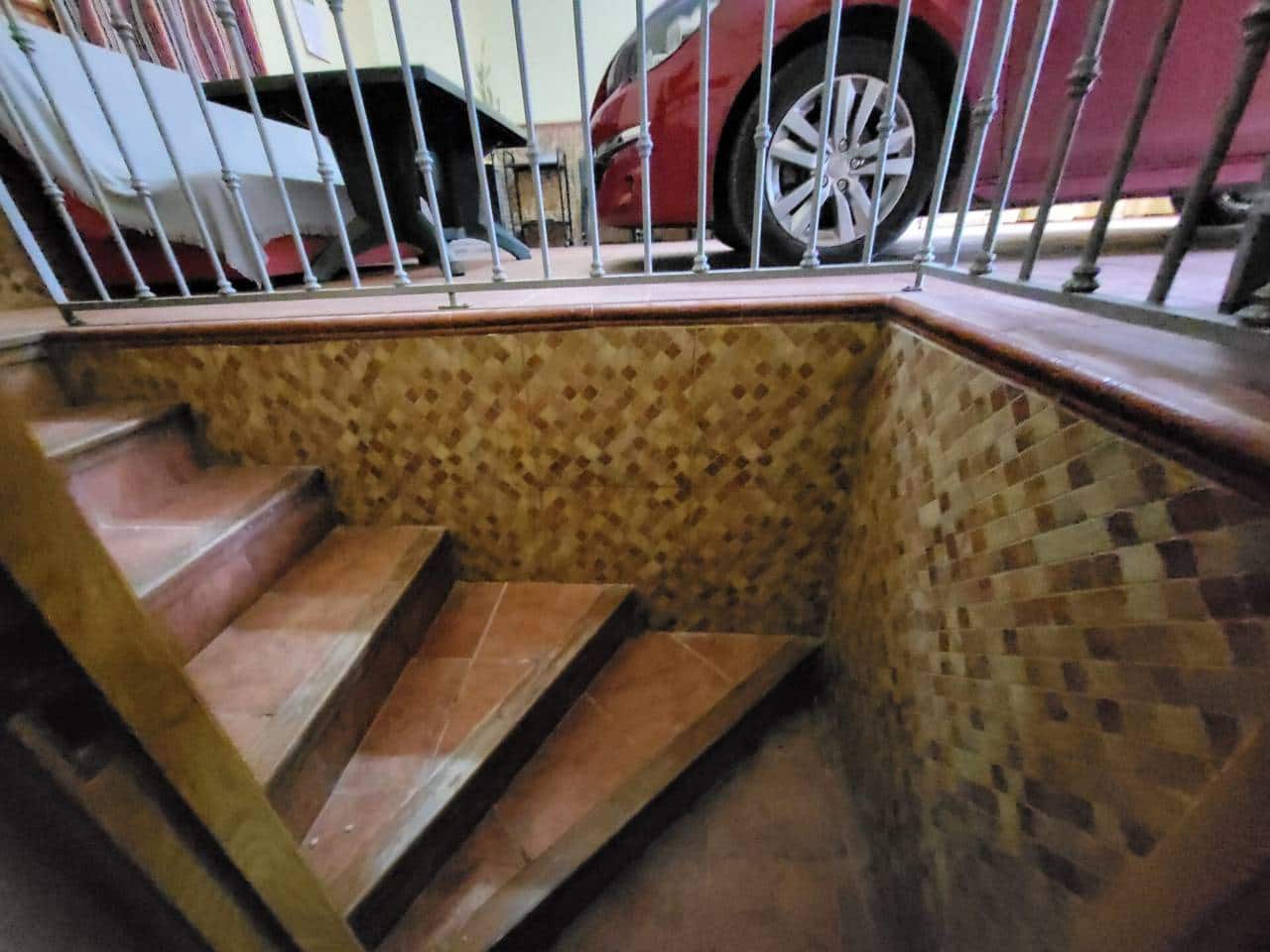 4 bedroom Villa for sale in Baza with pool garage - € 400,000 (Ref: 9719366)