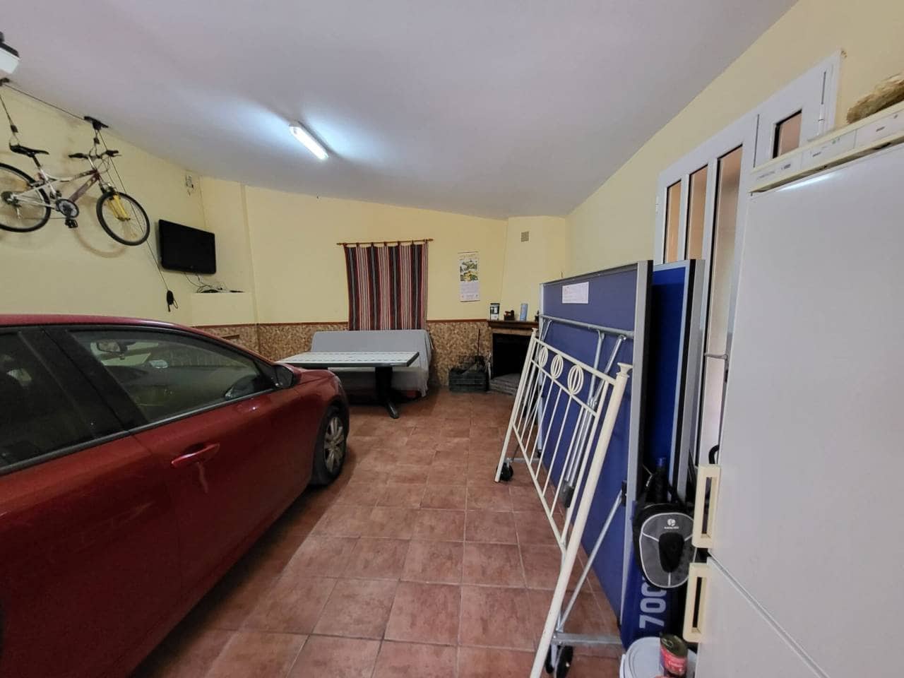 4 bedroom Villa for sale in Baza with pool garage - € 400,000 (Ref: 9719366)