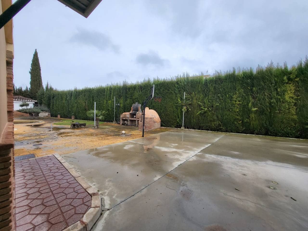 4 bedroom Villa for sale in Baza with pool garage - € 400,000 (Ref: 9719366)