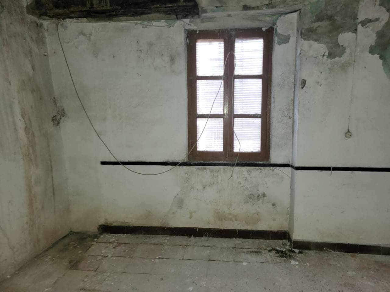 3 bedroom Finca/Country House for sale in Baza - € 20,000 (Ref: 9719368)