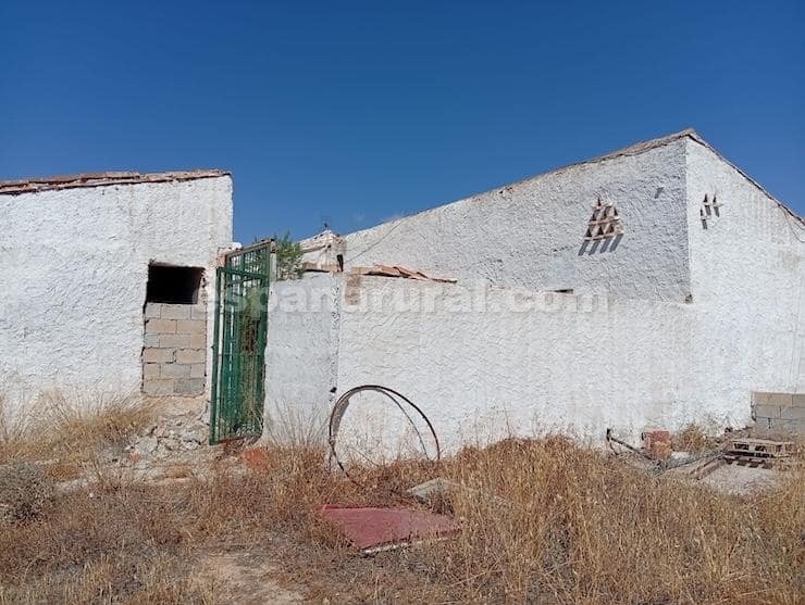 4 bedroom Finca/Country House for sale in Chirivel - € 87,000 (Ref: 10014979)