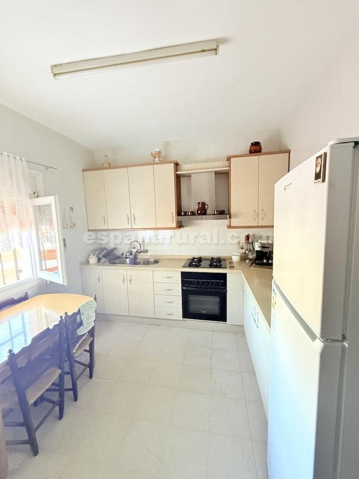 8 sovrum Finca/Hus på landet till salu i Cela med garage - 340 000 € (Ref: 10127594)