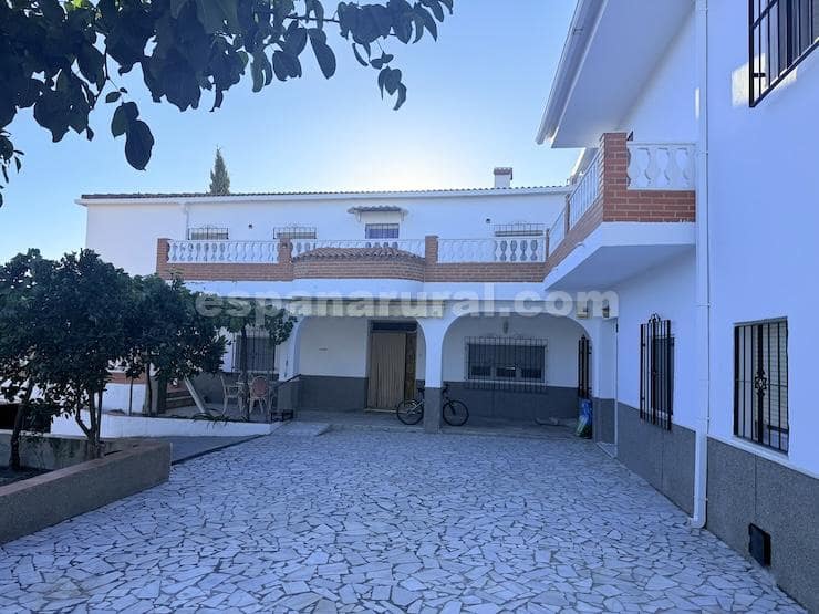 8 sovrum Finca/Hus på landet till salu i Cela med garage - 340 000 € (Ref: 10127594)