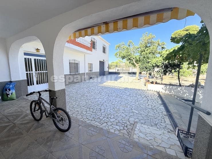 8 sovrum Finca/Hus på landet till salu i Cela med garage - 340 000 € (Ref: 10127594)
