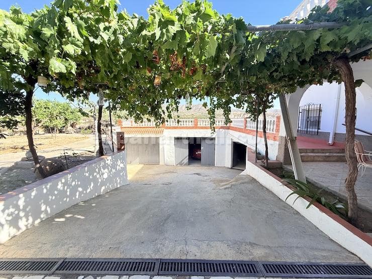 8 sovrum Finca/Hus på landet till salu i Cela med garage - 340 000 € (Ref: 10127594)