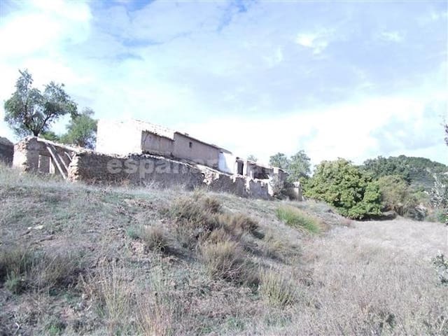 7 soveværelse Finca/Landehus til salg i Baza - € 85.000 (Ref: 3120912)