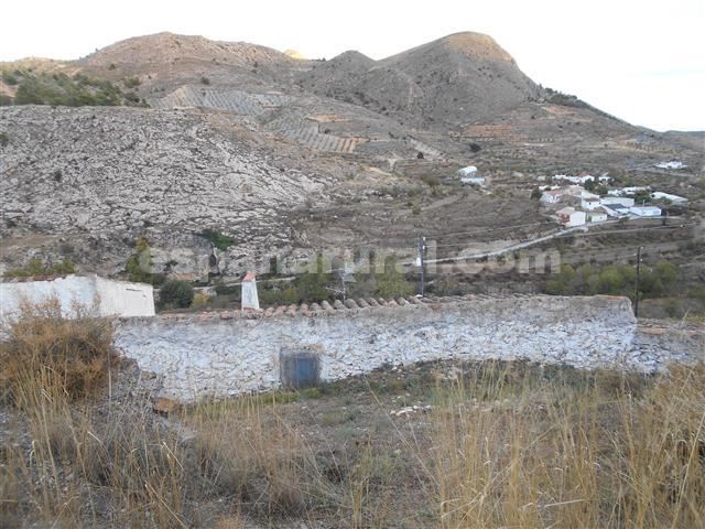 3 bedroom Finca/Country House for sale in Los Cerricos with pool - € 46,000 (Ref: 3627005)