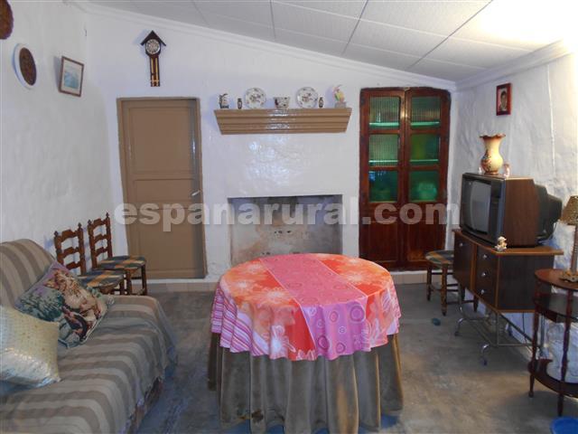 3 bedroom Finca/Country House for sale in Los Cerricos with pool - € 46,000 (Ref: 3627005)