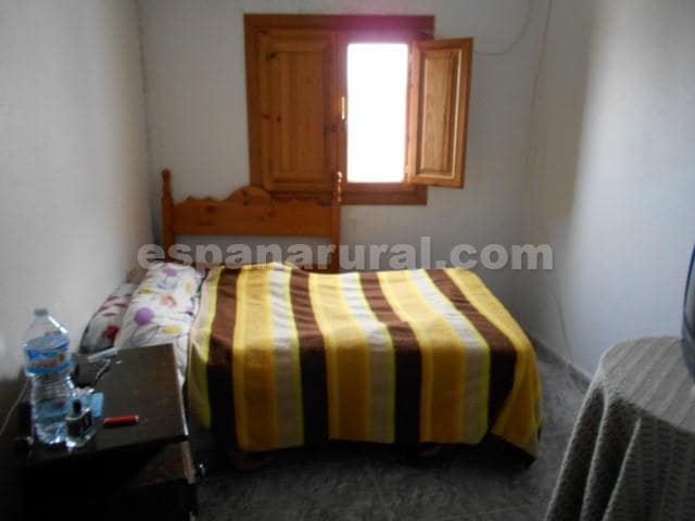 5 bedroom Townhouse for sale in Urracal with pool - € 96,000 (Ref: 3627087)