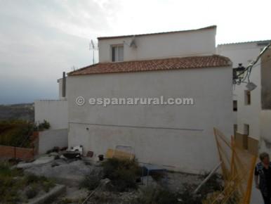 5 bedroom Townhouse for sale in Urracal with pool - € 96,000 (Ref: 3627087)