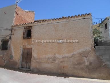 Townhouse for sale in Oria - € 22,000 (Ref: 3627094)