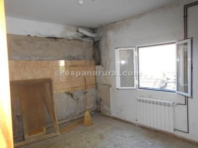 3 makuuhuone Omakotitalo myytävänä paikassa Oria - 78 000 € (Ref: 3627267)