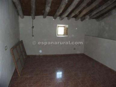 3 bedroom Finca/Country House for sale in Baza - € 54,000 (Ref: 3627391)