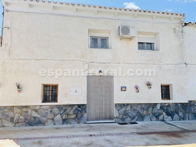 Casa de 4 habitaciones en Cela en venta con garaje - 65.000 € (Ref: 3971661)