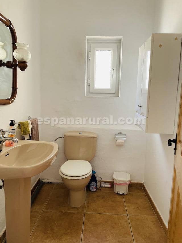 Casa de 4 habitaciones en Cela en venta con garaje - 65.000 € (Ref: 3971661)