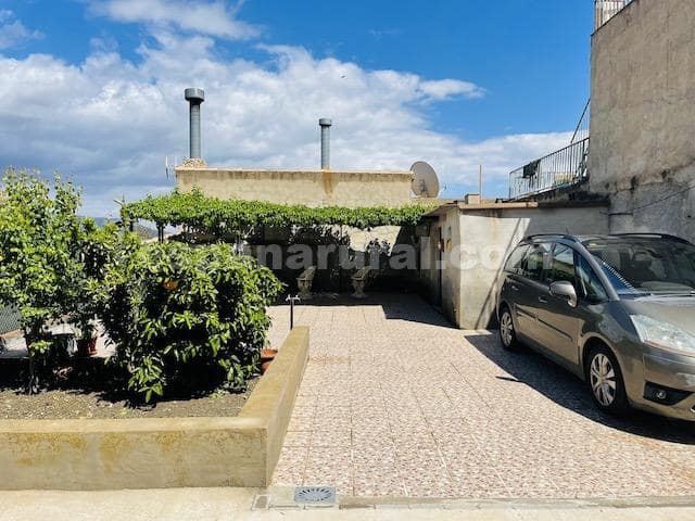 Casa de 4 habitaciones en Cela en venta con garaje - 65.000 € (Ref: 3971661)