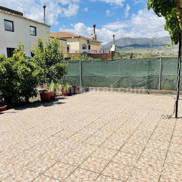 Casa de 4 habitaciones en Cela en venta con garaje - 65.000 € (Ref: 3971661)