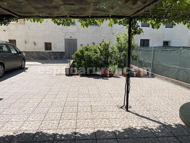 Casa de 4 habitaciones en Cela en venta con garaje - 65.000 € (Ref: 3971661)