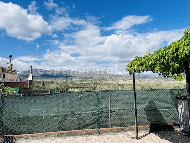 Casa de 4 habitaciones en Cela en venta con garaje - 65.000 € (Ref: 3971661)