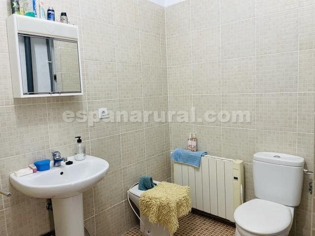 Casa de 4 habitaciones en Cela en venta con garaje - 65.000 € (Ref: 3971661)