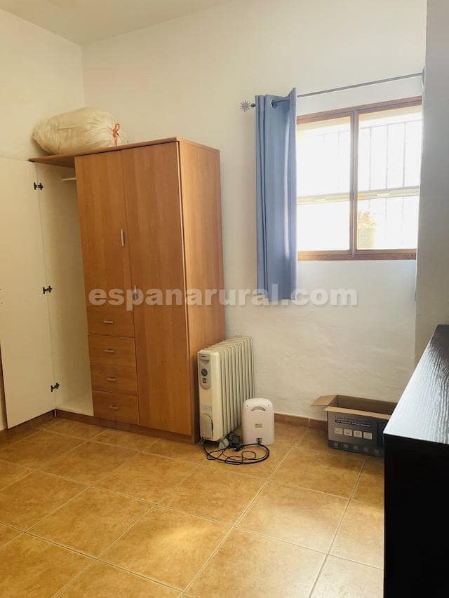 Casa de 4 habitaciones en Cela en venta con garaje - 65.000 € (Ref: 3971661)