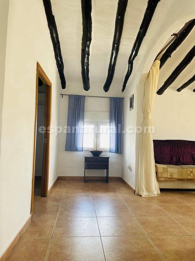 Casa de 4 habitaciones en Cela en venta con garaje - 65.000 € (Ref: 3971661)