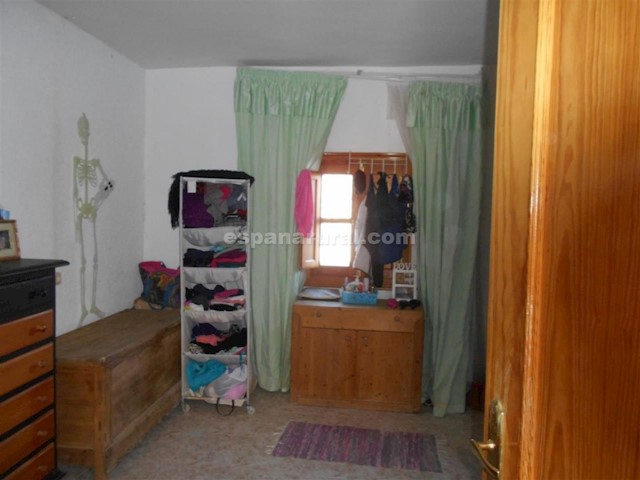 8 sovrum Finca/Hus på landet till salu i Baza - 135 000 € (Ref: 3982391)