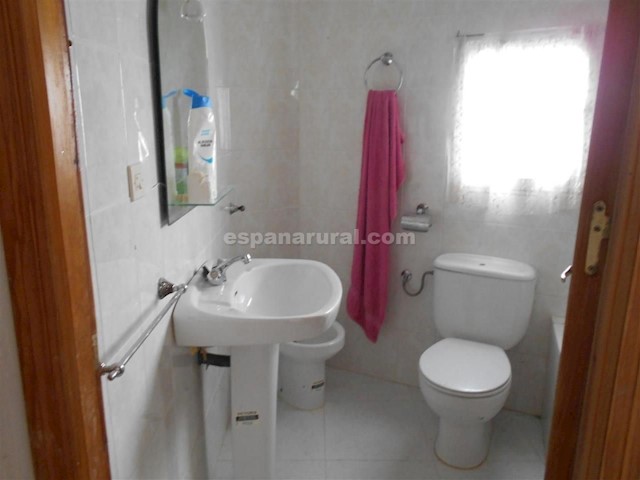 8 sovrum Finca/Hus på landet till salu i Baza - 135 000 € (Ref: 3982391)