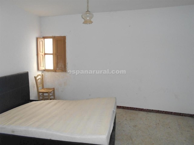 8 sovrum Finca/Hus på landet till salu i Baza - 135 000 € (Ref: 3982391)