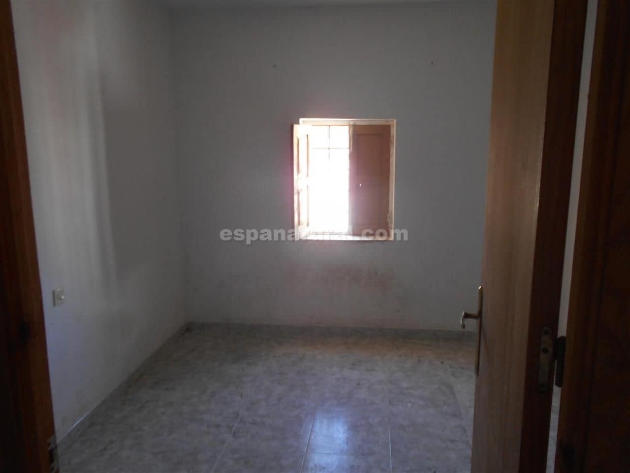 8 sovrum Finca/Hus på landet till salu i Baza - 135 000 € (Ref: 3982391)