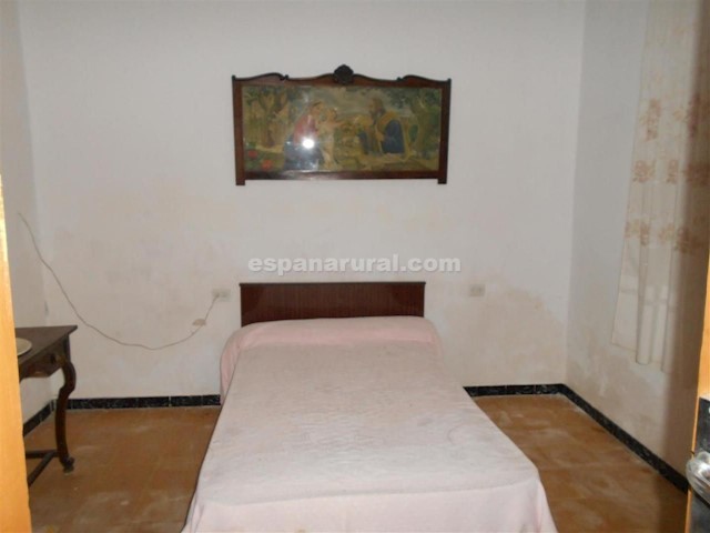 5 bedroom Finca/Country House for sale in Albox - € 116,000 (Ref: 3994952)