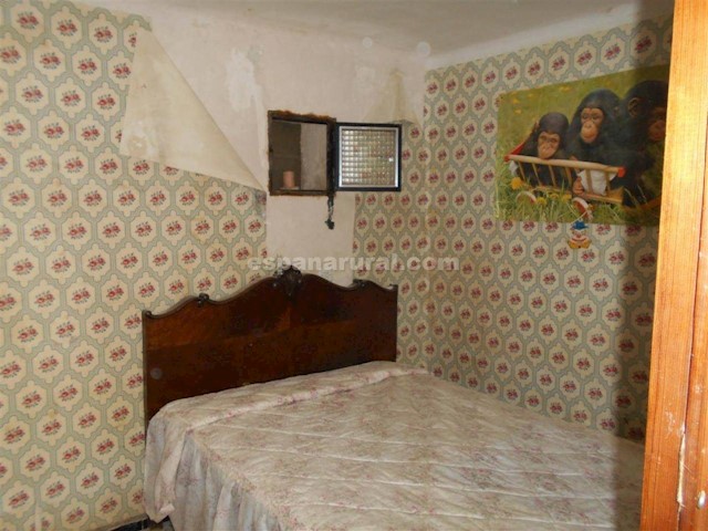 5 bedroom Finca/Country House for sale in Albox - € 116,000 (Ref: 3994952)