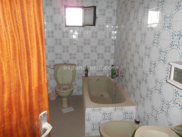 5 bedroom Finca/Country House for sale in Albox - € 116,000 (Ref: 3994952)