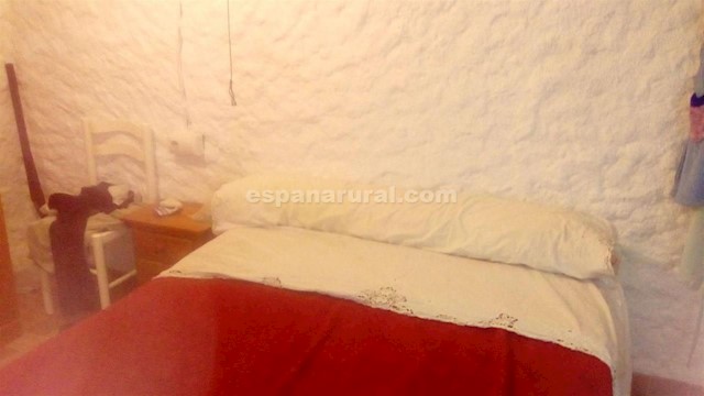 3 soveværelse Finca/Landehus til salg i Baza med swimmingpool - € 135.000 (Ref: 4014553)