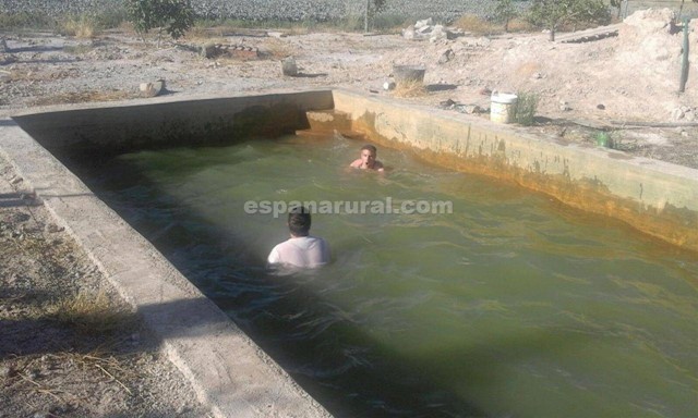 3 soveværelse Finca/Landehus til salg i Baza med swimmingpool - € 135.000 (Ref: 4014553)